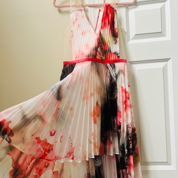 Red and Black Asymmetrical V-Neck Sundress by Bebe - Picture 2 of 9